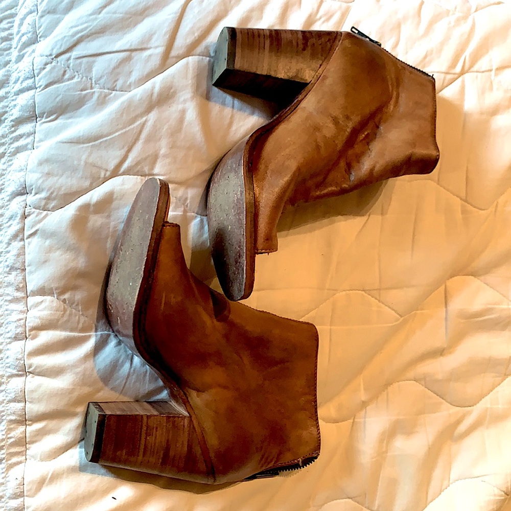 Bed stu leather heeled ankle boots light brown